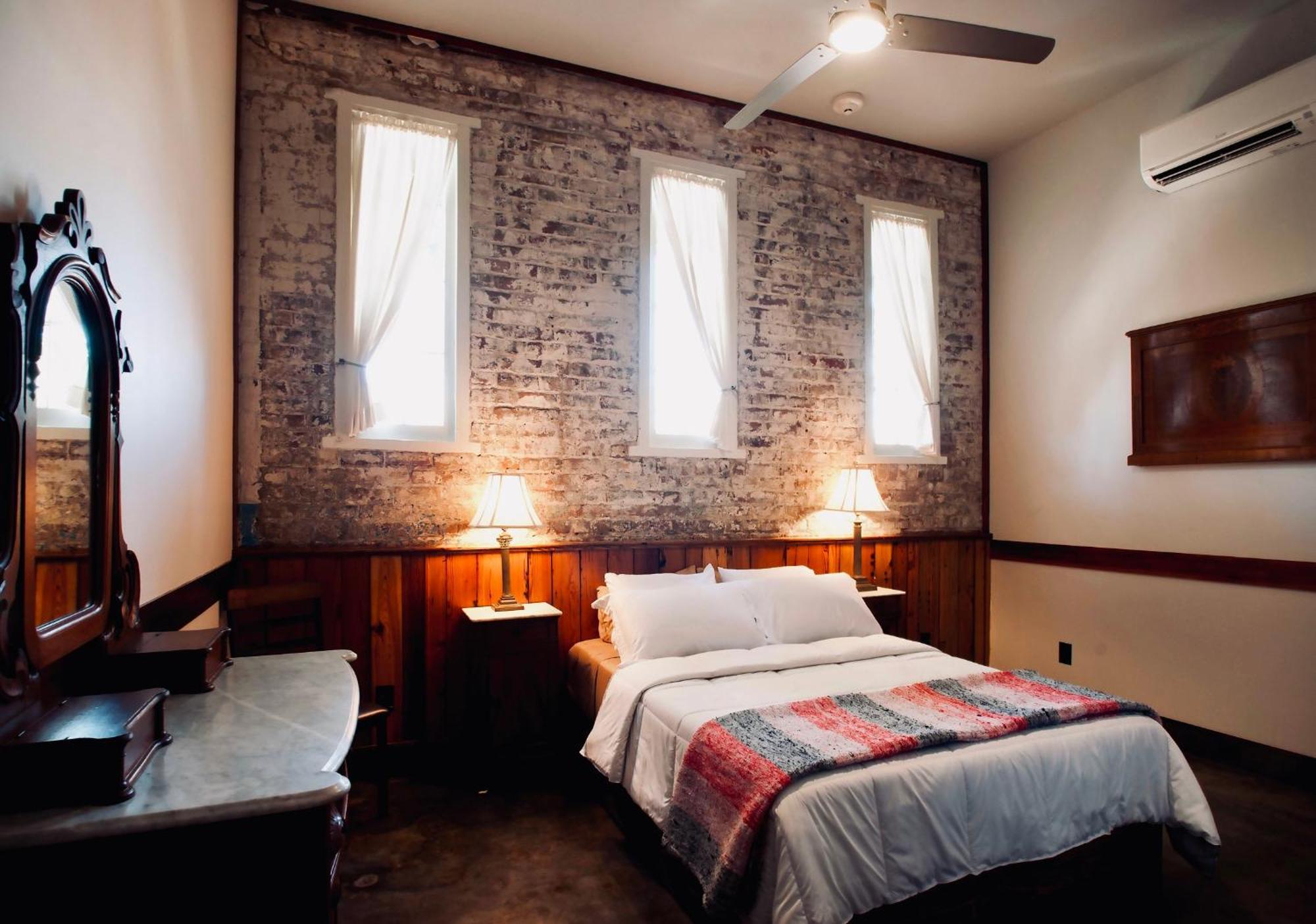 Inn At The Old Jail ニューオーリンズ エクステリア 写真